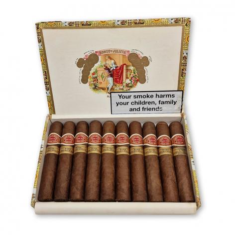 Lot 329 - Romeo y Julieta Wide Churchills