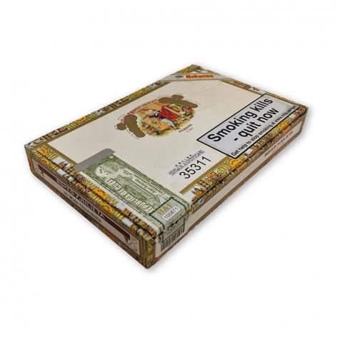 Lot 329 - Romeo y Julieta Wide Churchills