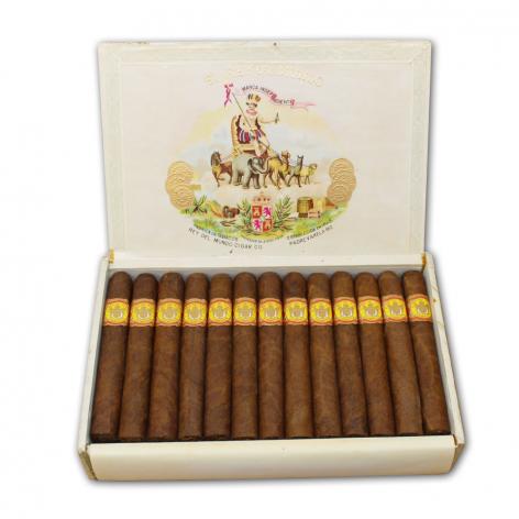 Lot 32 - El Rey del Mundo Tres Petit Coronas