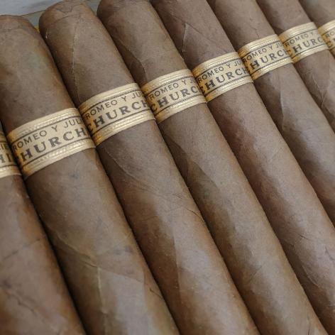 Lot 32 - Romeo y Julieta Churchills