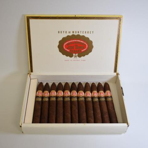 Lot 330 - Hoyo de Monterrey Piramides 