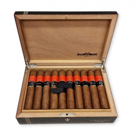 Lot 330 - Partagas Serie D No.4 Reserva