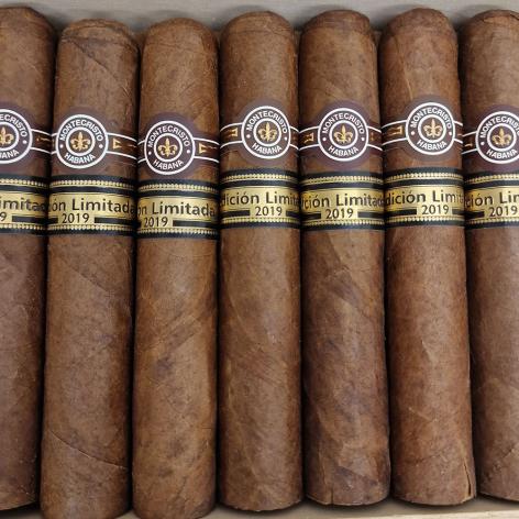 Lot 333 - Montecristo Supremos