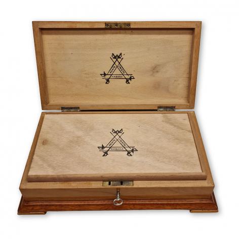 Lot 338 - Montecristo B