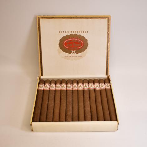 Lot 33 - Hoyo de Monterrey Double Coronas 