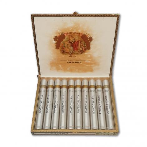 Lot 33 - Romeo y Julieta Churchills