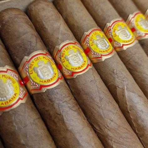 Lot 33 - El Rey Del Mundo Tainos