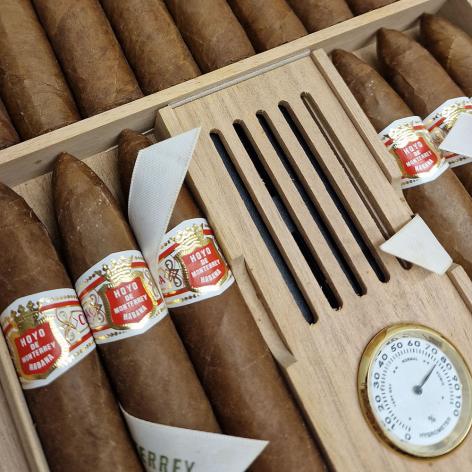 Lot 340 - Hoyo de Monterrey Petit Belicosos Travel Humidor