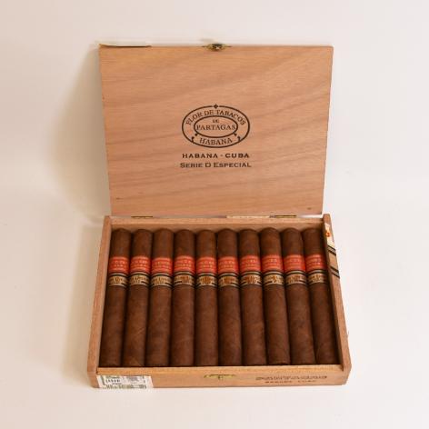 Lot 341 - Partagas D Especial