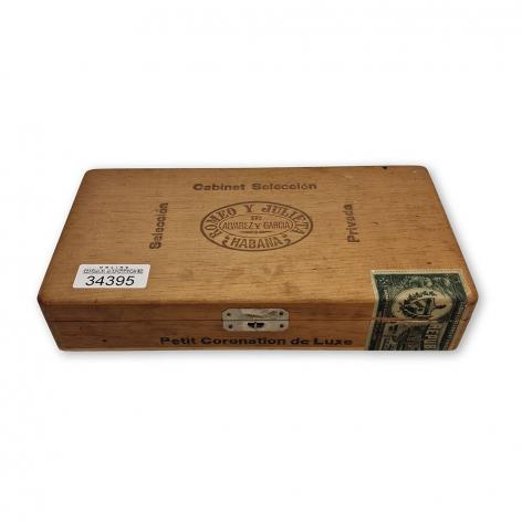 Lot 343 - Romeo y Julieta Petit Coronation de Luxe