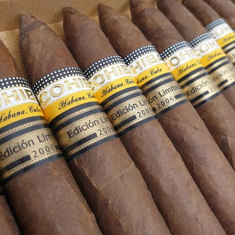 Lot 345 - Cohiba Piramides 