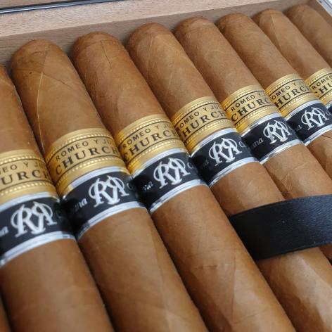 Lot 346 - Romeo y Julieta Churchills Reserva