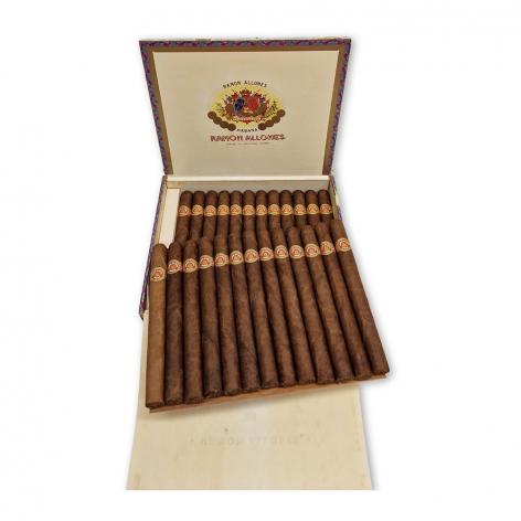 Lot 34 - Ramon Allones Gigantes 