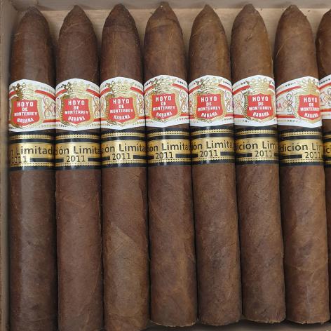 Lot 350 - Hoyo de Monterrey Short Hoyo Piramides 