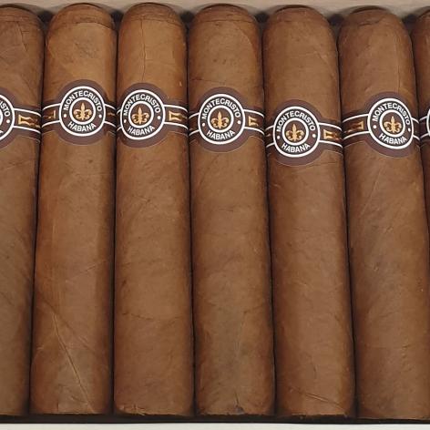 Lot 351 - Montecristo Petit Edmundo