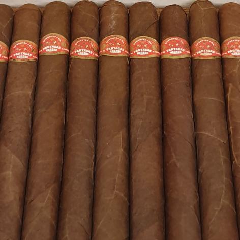 Lot 354 - Partagas Churchills de Luxe