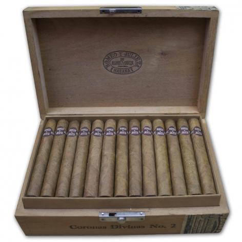 Lot 355 - Romeo y Julieta Coronas Divinas No.2