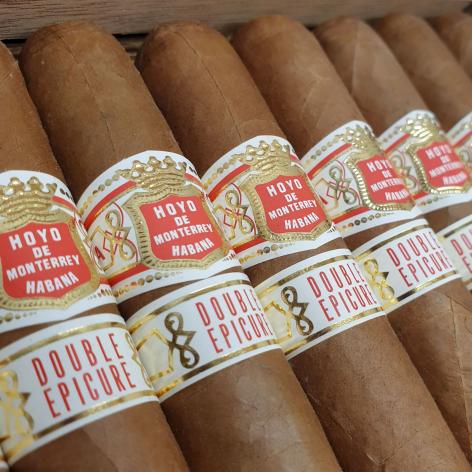 Lot 357 - Hoyo de Monterrey Double Epicure Travel Humidor