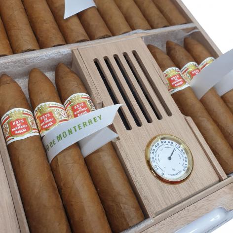Lot 358 - Hoyo de Monterrey Petit Belicosos Travel Humidor 