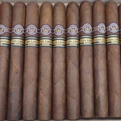 Lot 358 - Montecristo Dantes
