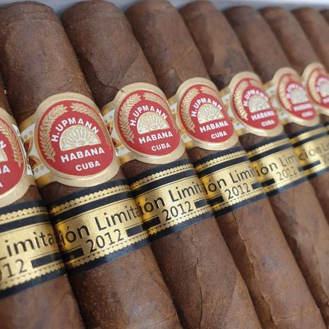 Lot 358 - H. Upmann Robustos