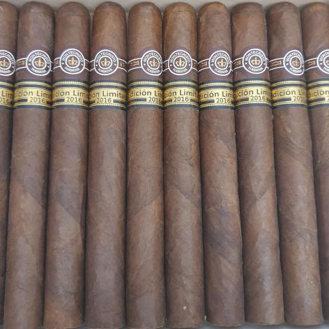 Lot 359 - Montecristo Dantes
