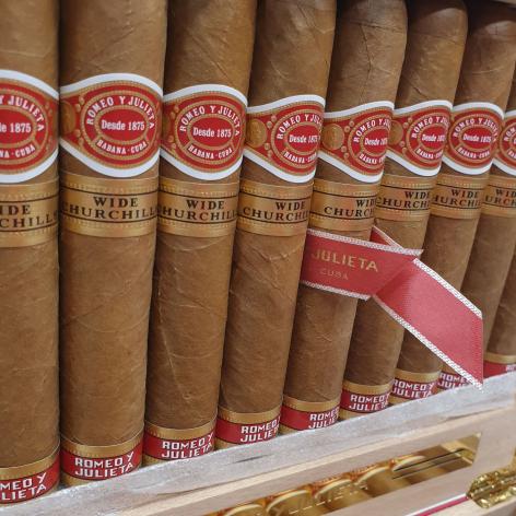 Lot 362 - Romeo y Julieta Wide Churchills Travel Humidor