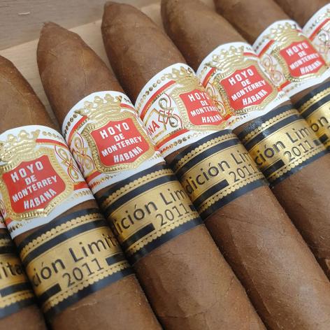 Lot 362 - Hoyo de Monterrey Short Hoyo Piramides 