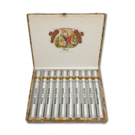 Lot 364 - Romeo y Julieta Churchills