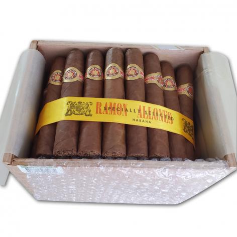 Lot 365 - Ramon Allones Specially Selected