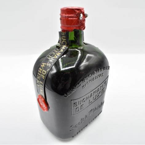 Lot 367 - Buchanans De Luxe Spring Cap Bottled 1950s/60s