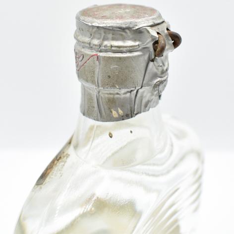 Lot 368 - Burnett's White Satin Gin Spring Cap 