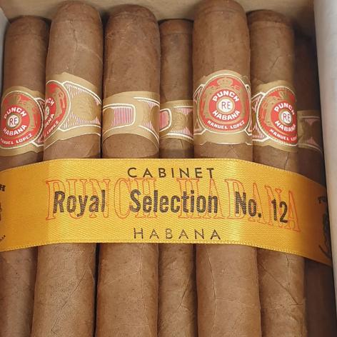 Lot 369 - Punch Royal Selection No. 12