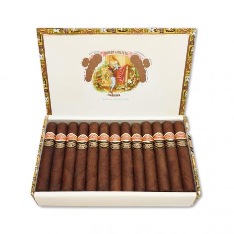 Lot 370 - Romeo y Julieta Escudos 