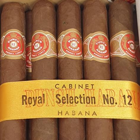 Lot 370 - Punch Royal Selection No. 12
