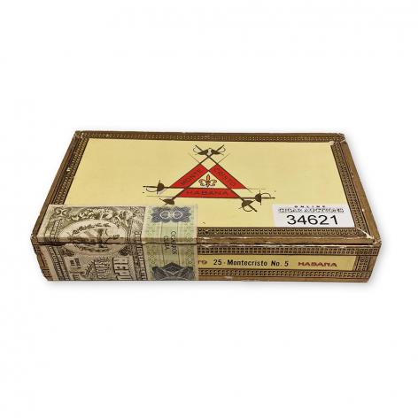 Lot 371 - Montecristo No. 5