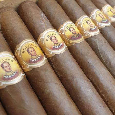 Lot 372 - Bolivar Coronas Grandes