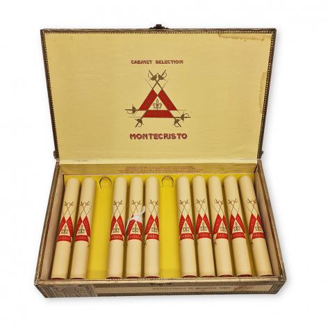 Lot 372 - Montecristo Tubos