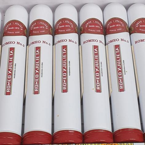 Lot 373 - Romeo y Julieta Romeo No. 3