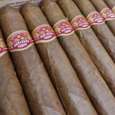 Lot 373 - Partagas Lusitanias
