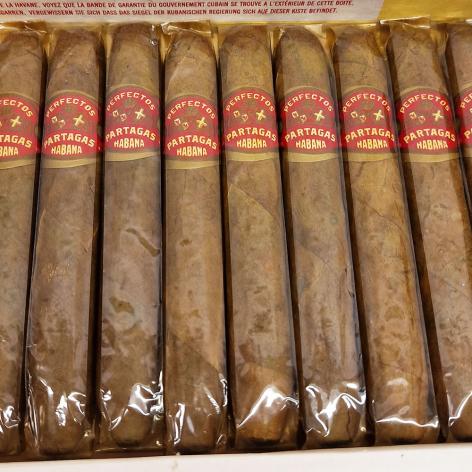 Lot 375 - Partagas Perfectos