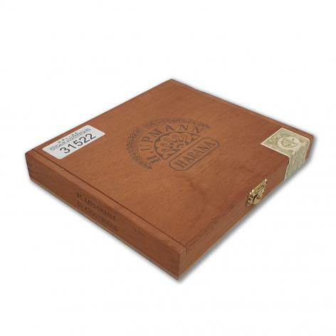 Lot 376 - H. Upmann Coronas 