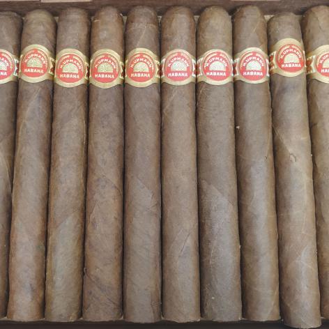 Lot 376 - H. Upmann Coronas 