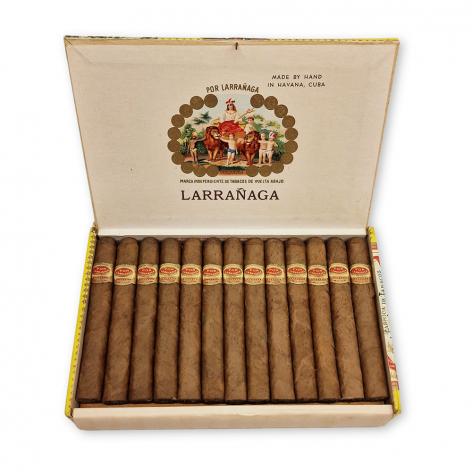 Lot 379 - Por Larranaga Petit Coronas