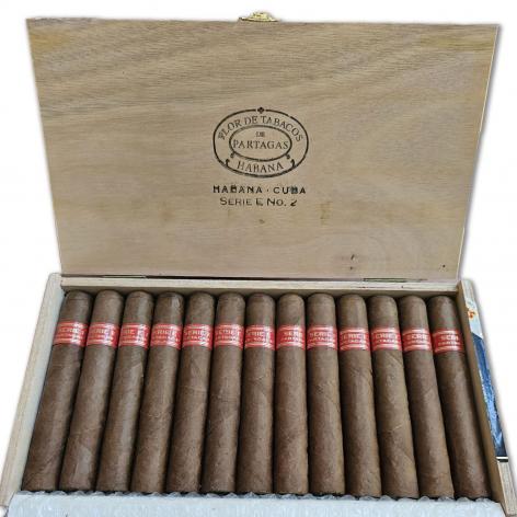 Lot 37 - Partagas Serie E No 2 