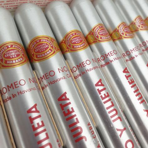 Lot 37 - Romeo y Julieta Romeo No. 1