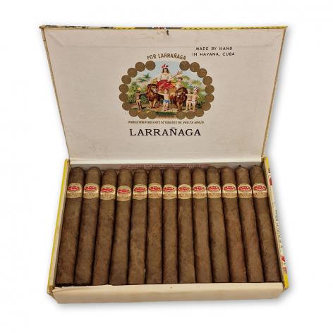 Lot 380 - Por Larranaga Petit Coronas