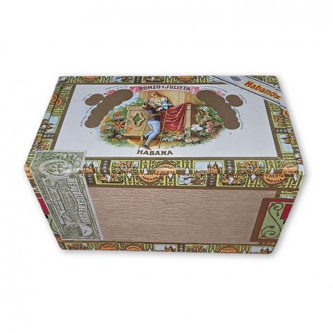 Lot 381 - Romeo y Julieta Cazadores