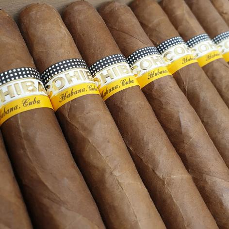 Lot 382 - Cohiba Esplendidos
