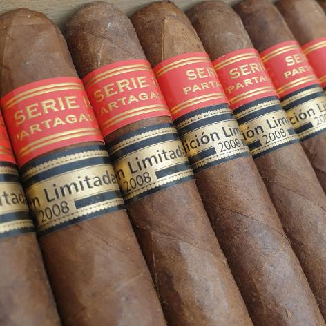 Lot 383 - Partagas Serie D No. 5 